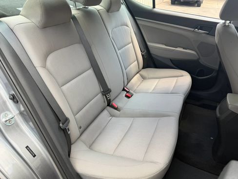 Used 2018 Hyundai Elantra SE FWD image 9