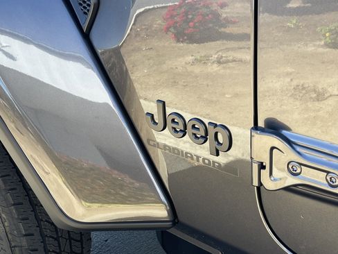 New 2026 Jeep Gladiator Sport AWD/4WD image 16