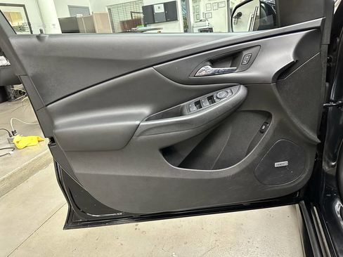 Used 2017 Chevrolet Volt Premier w/ Driver Confidence II Package image 10