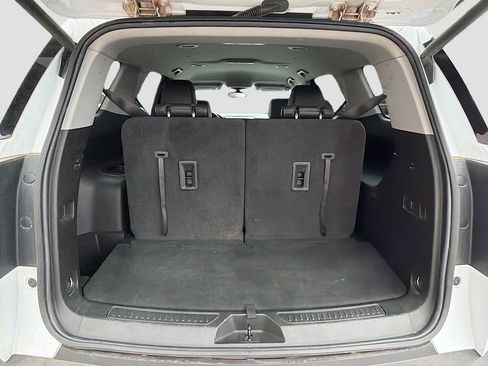 Used 2023 GMC Acadia SLT FWD image 27