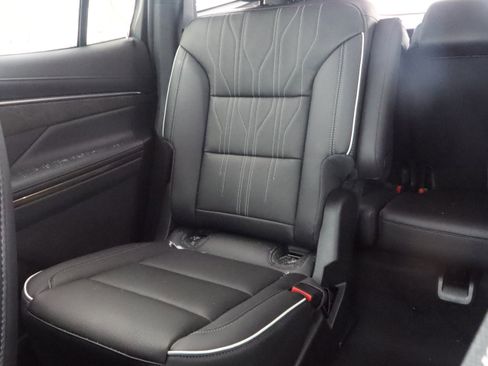 New 2026 Buick Enclave Avenir w/ Super Cruise Package image 13