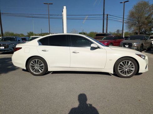 Used 2019 INFINITI Q50 Luxe w/ Essential Package (3.0T Luxe) RWD image 2
