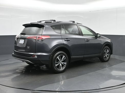 Used 2018 Toyota RAV4 XLE w/ Plus Extra Value Package AWD/4WD image 7