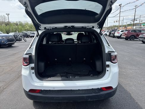 Used 2025 Jeep Compass Limited AWD/4WD image 5