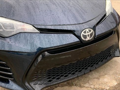 Used 2018 Toyota Corolla SE w/ SE Premium Package image 29