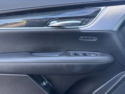 Used 2022 Cadillac XT5 Premium Luxury w/ Technology Package AWD/4WD image 11