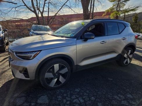 Certified 2023 Volvo XC40 Recharge Ultimate image 2