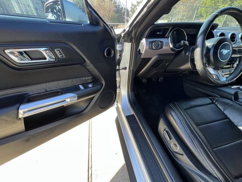 Used 2016 Ford Mustang GT image 31