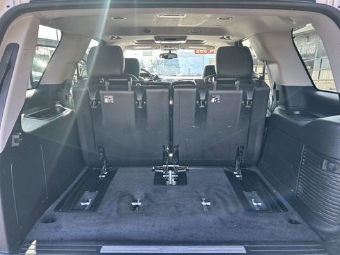 Used 2012 Cadillac Escalade Luxury image 24