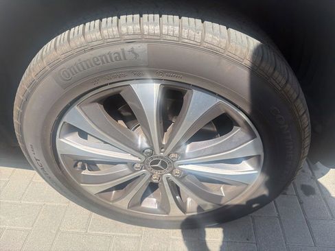 Used 2021 Mercedes-Benz GLE 350 4MATIC image 3