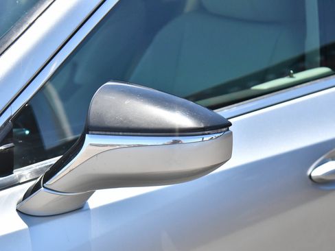 Used 2023 Lexus ES 300h w/ Premium Package FWD image 13