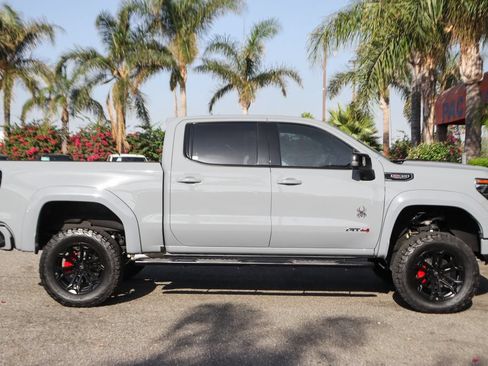 Used 2024 GMC Sierra 1500 AT4 w/ Technology Package AWD/4WD image 10