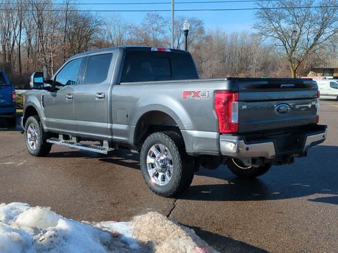 Used 2017 Ford F350 Lariat w/ Chrome Package image 6