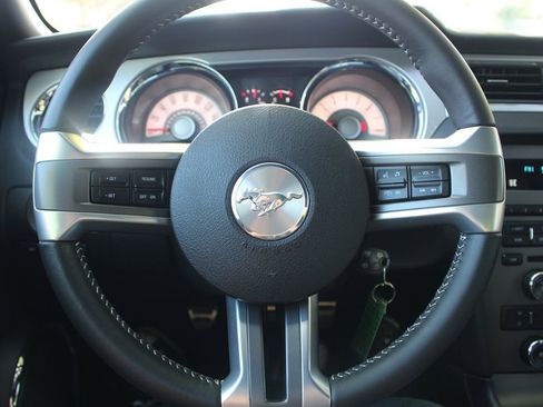 Used 2012 Ford Mustang GT Premium image 15