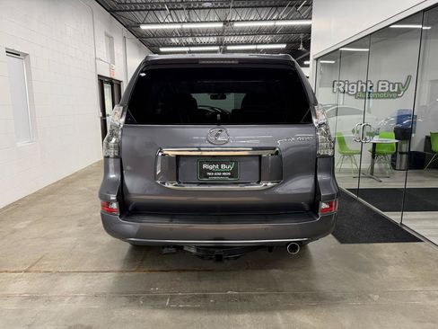 Used 2017 Lexus GX 460 Luxury w/ Preferred Accessory Package AWD/4WD image 5