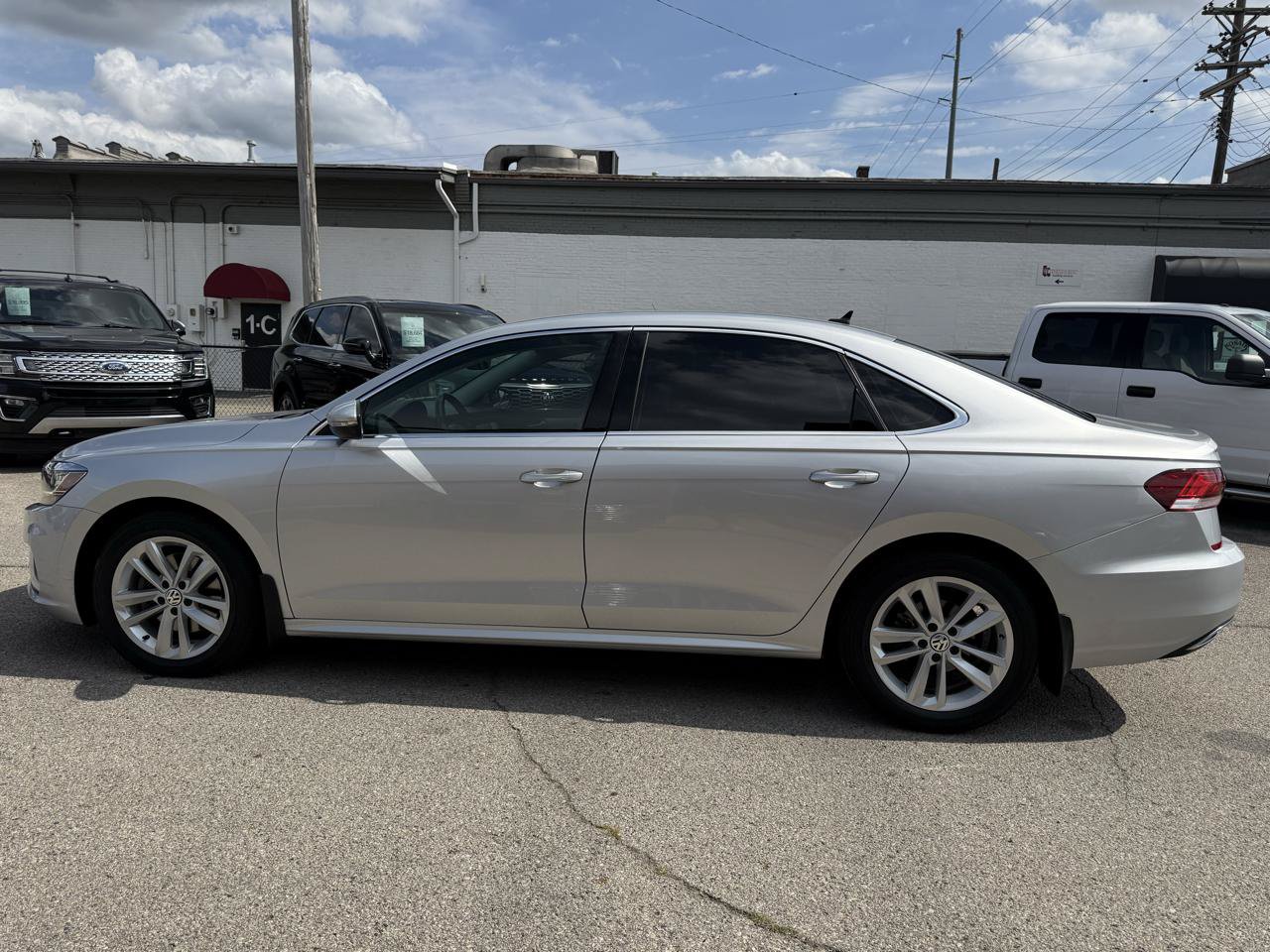 Used 2020 Volkswagen Passat 2.0T SE FWD image 3