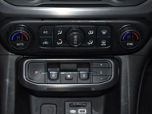 Used 2021 GMC Acadia AT4 w/ Preferred Package image 18