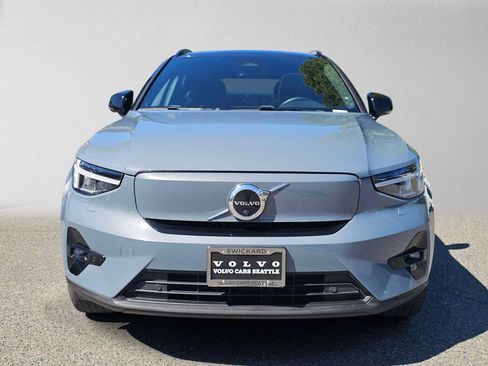 Used 2023 Volvo XC40 Recharge Plus w/ Protection Package Premier AWD/4WD image 8