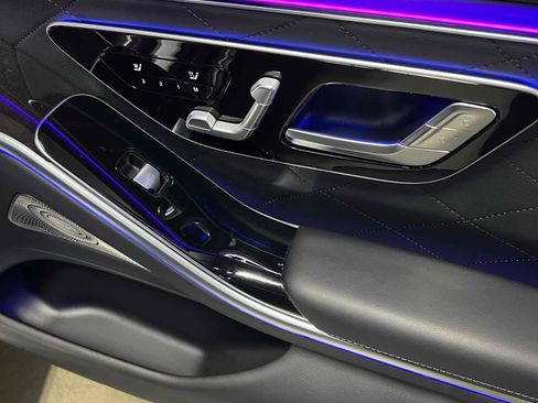 Used 2022 Mercedes-Benz S 580 4MATIC Sedan w/ Rear Seat Package image 23