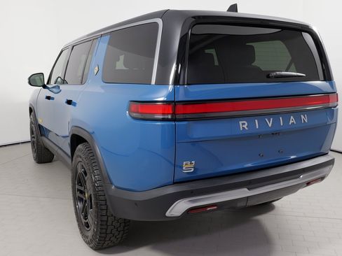 Used 2023 Rivian R1S Adventure image 21