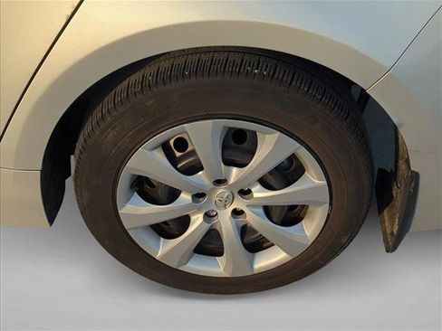 Used 2025 Toyota Corolla LE FWD image 7