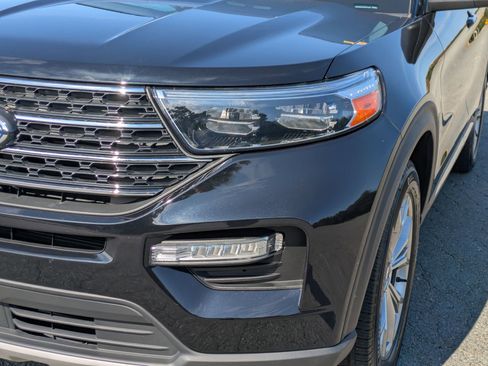 Certified 2023 Ford Explorer XLT w/ Equipment Group 202A image 9