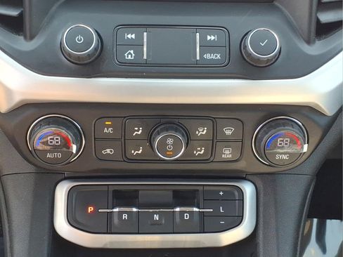 Used 2021 GMC Acadia SLE w/ Driver Convenience Package FWD image 9