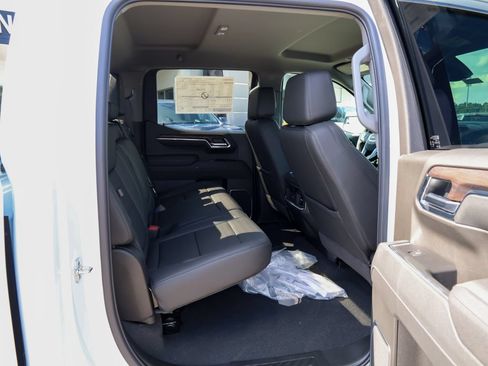 New 2026 GMC Sierra 1500 SLT w/ SLT Premium Package AWD/4WD image 28