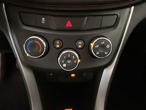 Used 2017 Chevrolet Trax LS FWD image 22