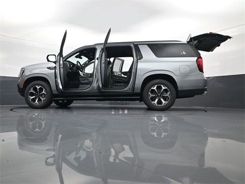 New 2026 GMC Yukon XL AT4 w/ AT4 Premium Plus Package image 35