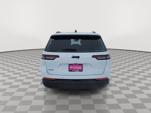 Used 2024 Jeep Grand Cherokee L Laredo image 7