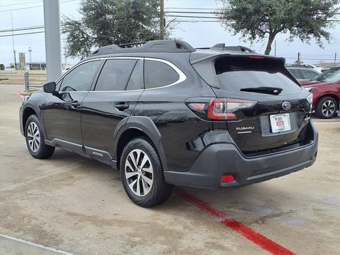 Used 2023 Subaru Outback Premium image 2