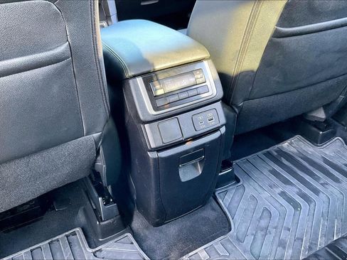 Used 2023 Subaru Ascent Onyx Edition image 21