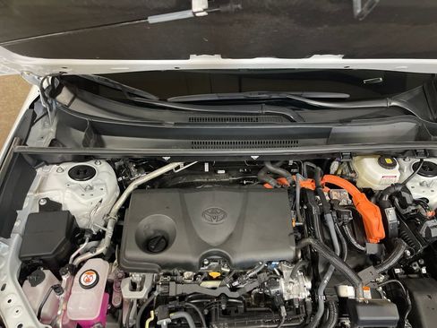 Certified 2025 Toyota RAV4 LE AWD/4WD image 9