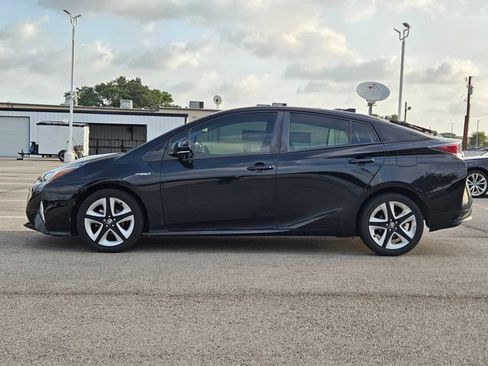 Used 2017 Toyota Prius Three Touring FWD image 8