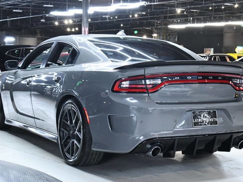 Used 2018 Dodge Charger R/T Scat Pack image 6