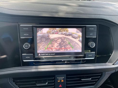 Used 2022 Volkswagen Jetta SE FWD image 27