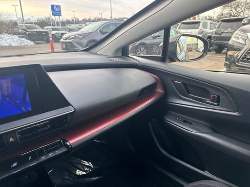 Used 2024 Toyota Prius Prime SE image 27
