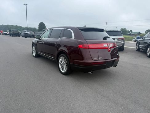 Used 2019 Lincoln MKT AWD image 3