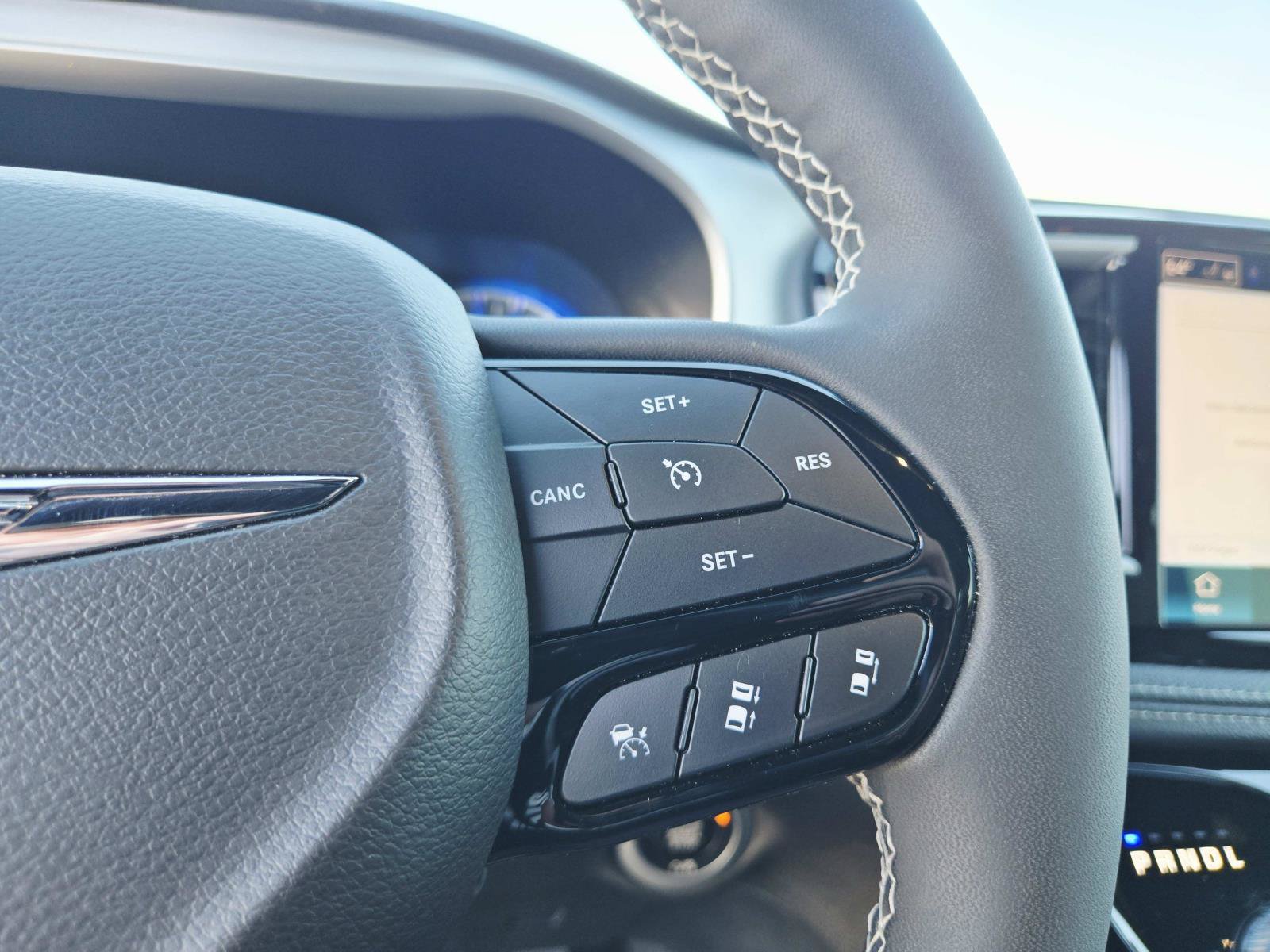 Used 2024 Chrysler Pacifica Touring-L FWD image 26