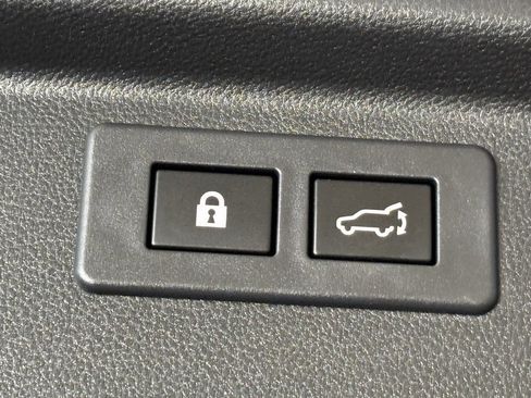 Certified 2022 Subaru Forester Limited image 25