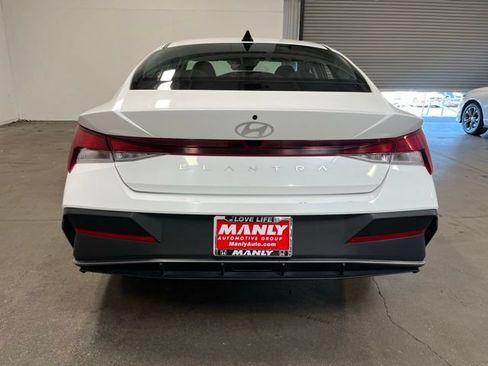 Used 2024 Hyundai Elantra SEL FWD image 4
