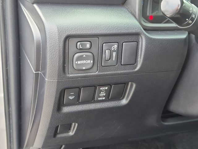 Used 2017 Toyota 4Runner SR5 RWD image 16
