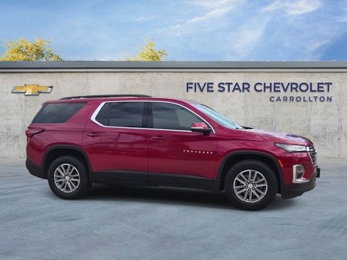 Used 2023 Chevrolet Traverse LT FWD image 9