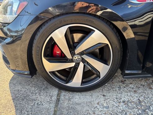 Used 2020 Volkswagen GTI SE image 28
