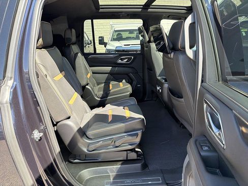 Used 2022 GMC Yukon XL AT4 w/ AT4 Premium Package AWD/4WD image 27