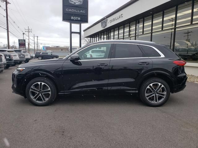 Used 2025 Audi Q5 Premium w/ Convenience Package AWD/4WD image 7