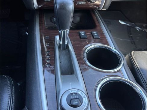 Used 2015 Nissan Pathfinder SL FWD image 17