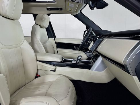 Used 2023 Land Rover Range Rover Long Wheelbase SE image 6