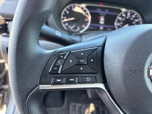 Used 2025 Nissan Sentra SV FWD image 12